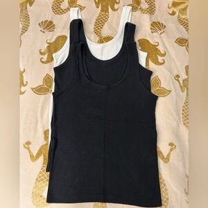Women’s Aerie Ribbed Tank Top - Like New - 3 pack - Size Large